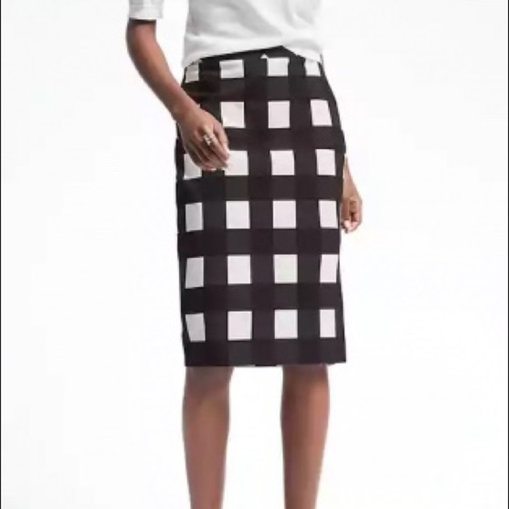 Banana Republic Black and white Plaid Midi Skirt